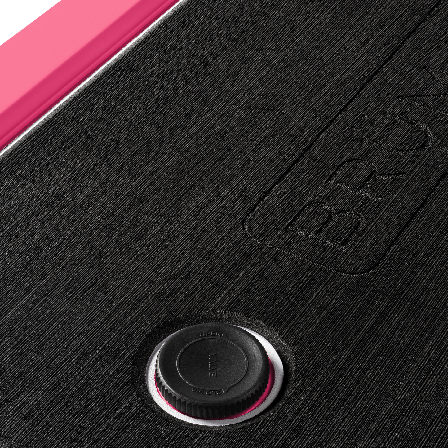 brutank-a6 brutank-55qt-neonpink-vent.png