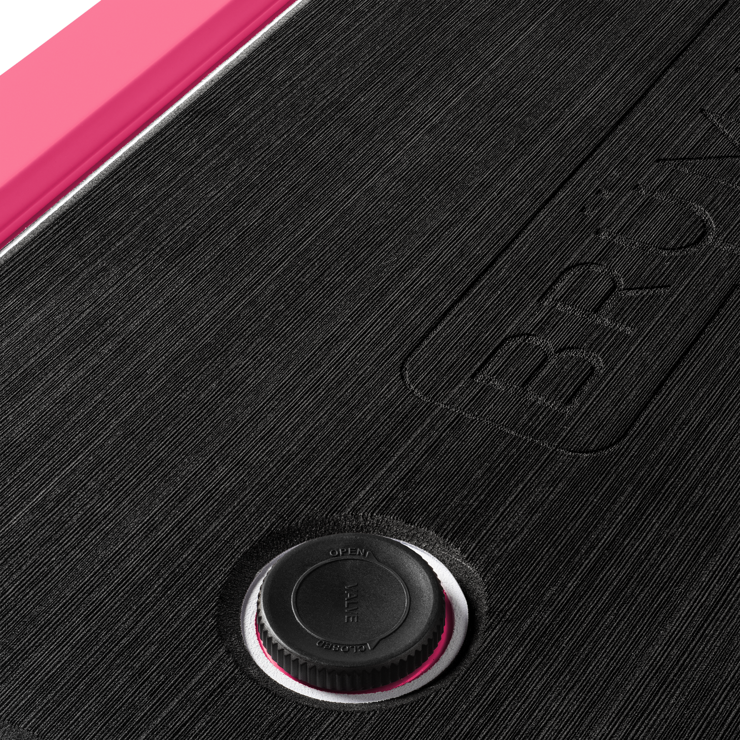 brutank-a6 brutank-55qt-neonpink-vent.png