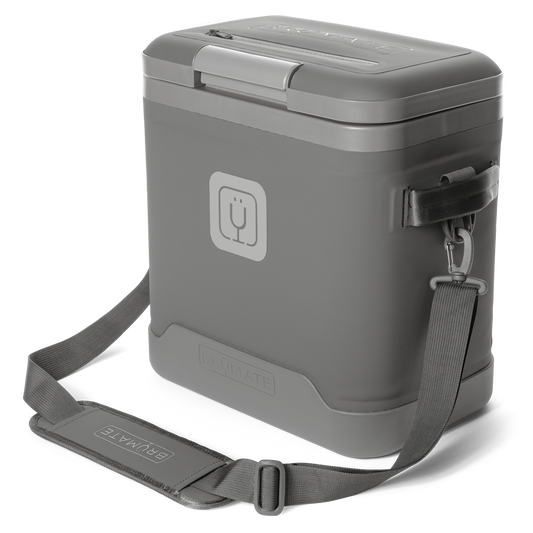 magpack-18-can-j0 magpack_18_graphite_front_strap.png